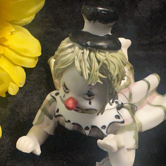 Vintage Porcelain Girl Clown by ARTE Collection - Picture 2 of 12